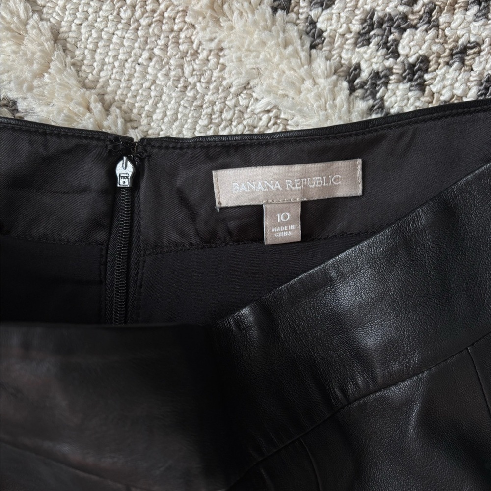 Banana Republic Pleated Skirt - Picture 3 of 3